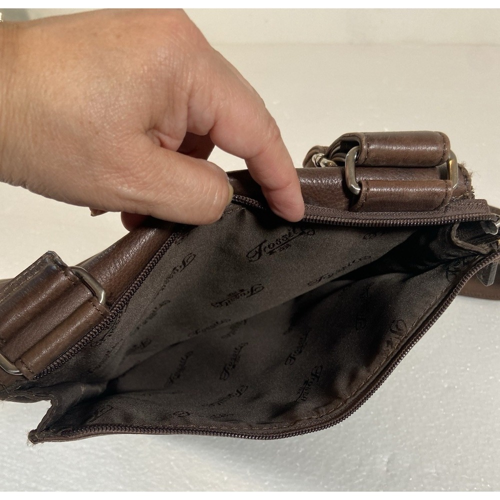 Vintage FOSSIL Brown Genuine Leather Crossbody Purse Handbag, Pre-Owned - Picture 17 of 17